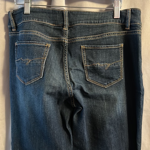 Jeans - Picture 5 of 5